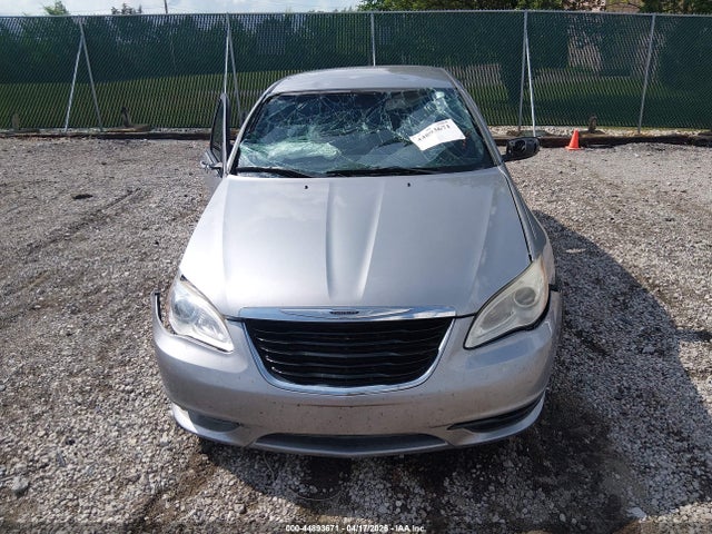 2014 Chrysler 200 Touring მანქანა იყიდება აუქციონზე, vin: 1C3CCBBB0EN107739, აუქციონის ნომერი: 44893671