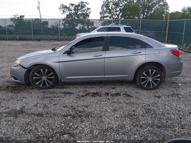 2014 Chrysler 200 Touring მანქანა იყიდება აუქციონზე, vin: 1C3CCBBB0EN107739, აუქციონის ნომერი: 44893671