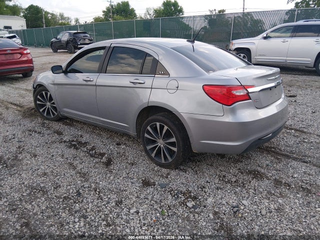 2014 Chrysler 200 Touring მანქანა იყიდება აუქციონზე, vin: 1C3CCBBB0EN107739, აუქციონის ნომერი: 44893671