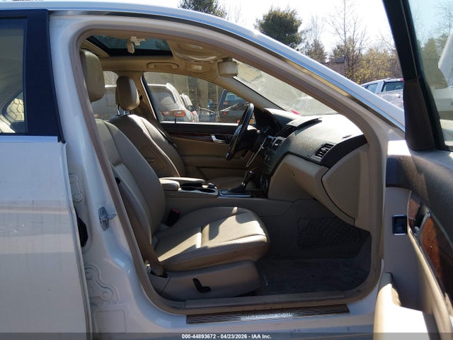 44893672 :رقم المزاد ، WDDGF8BB7BR140125 vin ، 2011 Mercedes-benz C 300 Luxury 4matic مزاد بيع