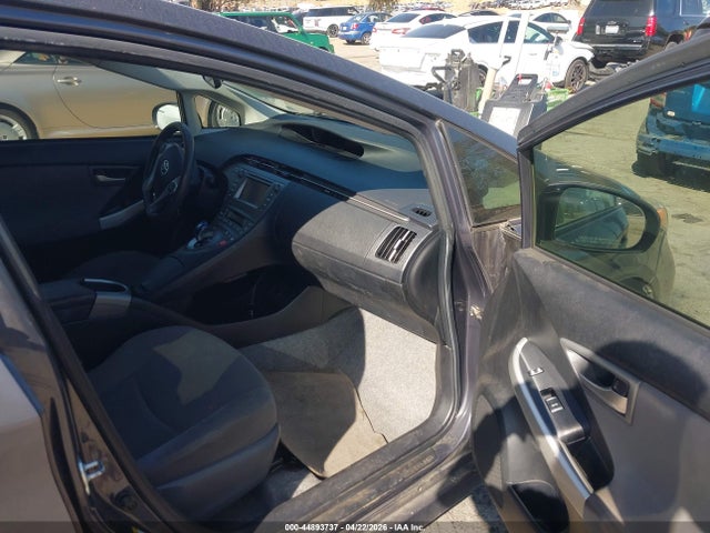 Toyota Prius Two 2015 JTDKN3DU5F1935669 Image 5