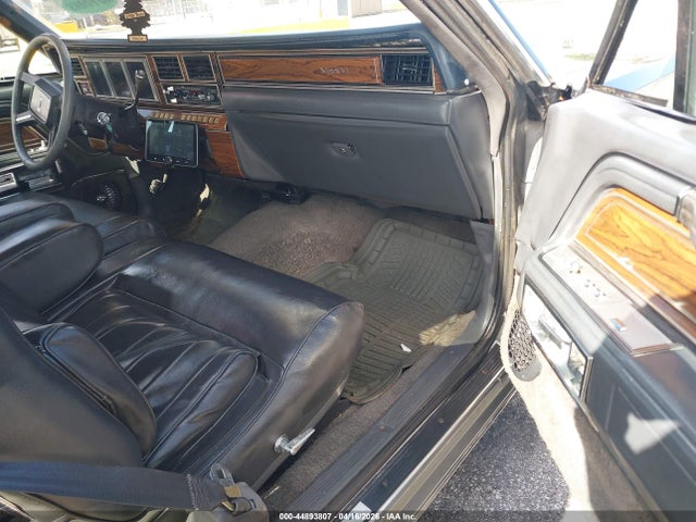 44893807 :رقم المزاد ، 1MRBP98FXDY607352 vin ، 1983 Lincoln Mark Vi مزاد بيع