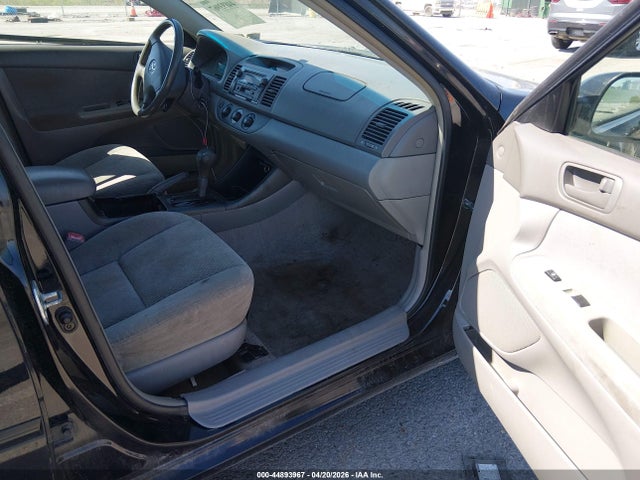 2004 Toyota Camry Le მანქანა იყიდება აუქციონზე, vin: 4T1BE32K54U367965, აუქციონის ნომერი: 44893967