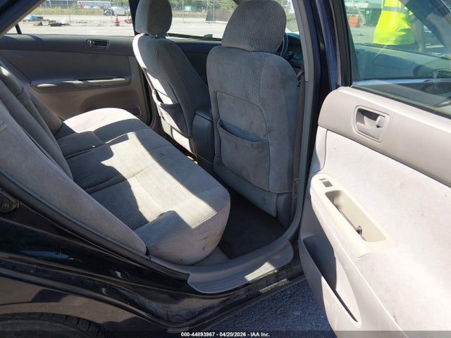 2004 Toyota Camry Le მანქანა იყიდება აუქციონზე, vin: 4T1BE32K54U367965, აუქციონის ნომერი: 44893967