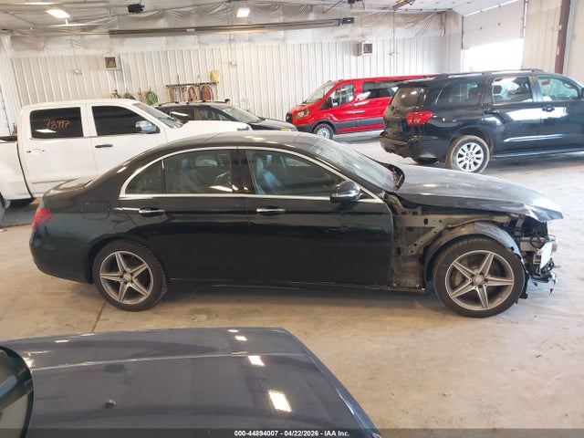 44894007 :رقم المزاد ، WDDZF4KB0HA012236 vin ، 2017 Mercedes-benz E 300 4matic مزاد بيع