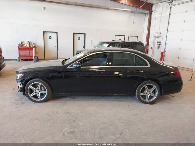 44894007 :رقم المزاد ، WDDZF4KB0HA012236 vin ، 2017 Mercedes-benz E 300 4matic مزاد بيع