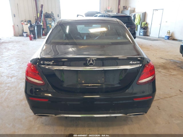44894007 :رقم المزاد ، WDDZF4KB0HA012236 vin ، 2017 Mercedes-benz E 300 4matic مزاد بيع