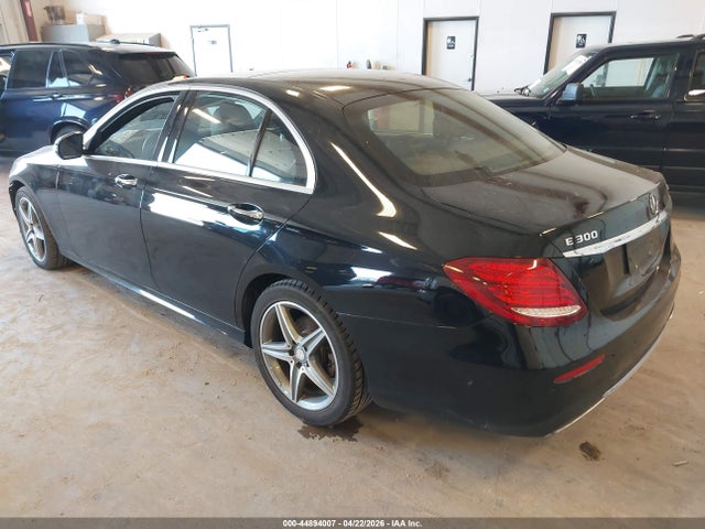 44894007 :رقم المزاد ، WDDZF4KB0HA012236 vin ، 2017 Mercedes-benz E 300 4matic مزاد بيع