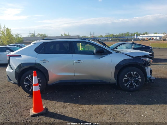 Продажа на аукционе авто 2024 Toyota Bz4x Xle, vin: JTMABACA5RA090195, номер лота: 44894079