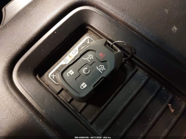 44894106 :رقم المزاد ، 1GKS2GKC9HR153104 vin ، 2017 Gmc Yukon Xl Slt مزاد بيع