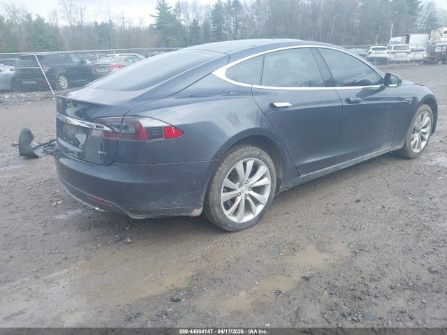 2015 Tesla Model S 70d/85d/p85d მანქანა იყიდება აუქციონზე, vin: 5YJSA1E29FF106124, აუქციონის ნომერი: 44894147