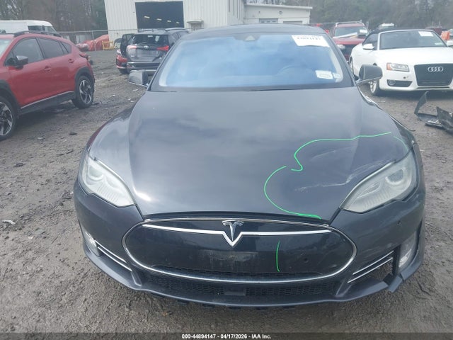 2015 Tesla Model S 70d/85d/p85d მანქანა იყიდება აუქციონზე, vin: 5YJSA1E29FF106124, აუქციონის ნომერი: 44894147
