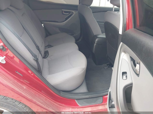 5NPDH4AE9GH665200 Hyundai ELANTRA SE