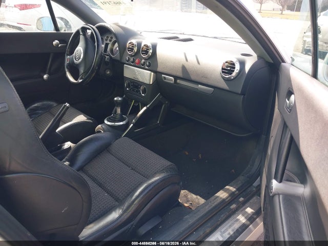 2000 Audi Tt მანქანა იყიდება აუქციონზე, vin: TRUTC28N7Y1003117, აუქციონის ნომერი: 44894246