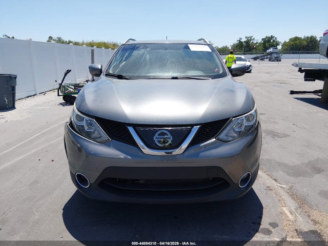 44894310 :رقم المزاد ، JN1BJ1CPXJW162742 vin ، 2018 Nissan Rogue Sport Sv مزاد بيع