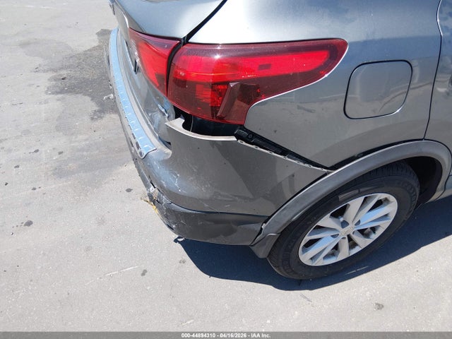 44894310 :رقم المزاد ، JN1BJ1CPXJW162742 vin ، 2018 Nissan Rogue Sport Sv مزاد بيع