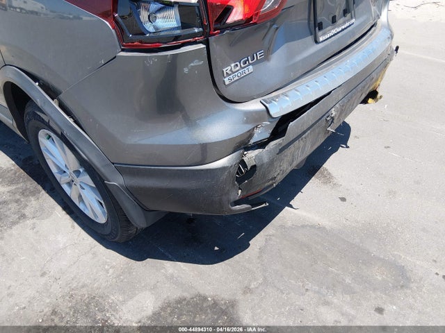 44894310 :رقم المزاد ، JN1BJ1CPXJW162742 vin ، 2018 Nissan Rogue Sport Sv مزاد بيع