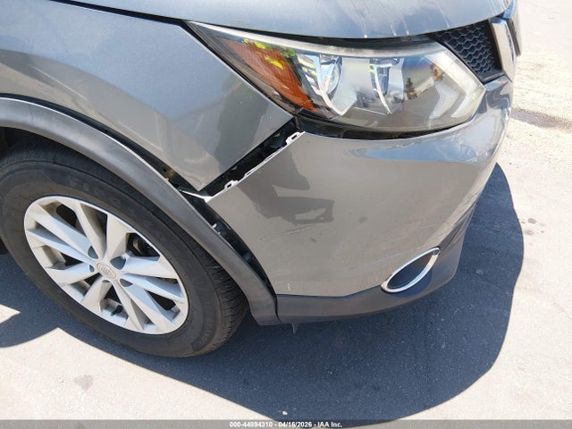 44894310 :رقم المزاد ، JN1BJ1CPXJW162742 vin ، 2018 Nissan Rogue Sport Sv مزاد بيع