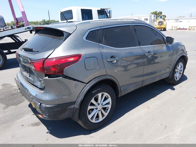 44894310 :رقم المزاد ، JN1BJ1CPXJW162742 vin ، 2018 Nissan Rogue Sport Sv مزاد بيع