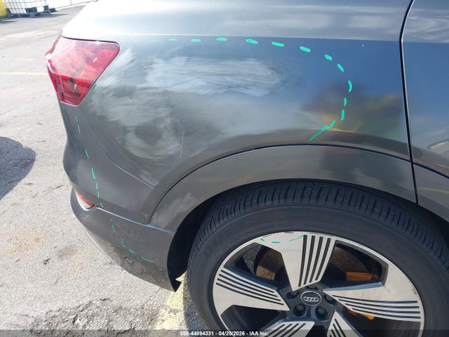44894331 :رقم المزاد ، WA1VAAGE1KB005963 vin ، 2019 Audi E-tron Premium Plus مزاد بيع