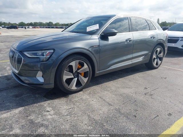 44894331 :رقم المزاد ، WA1VAAGE1KB005963 vin ، 2019 Audi E-tron Premium Plus مزاد بيع