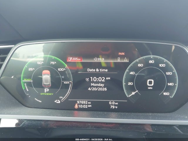 44894331 :رقم المزاد ، WA1VAAGE1KB005963 vin ، 2019 Audi E-tron Premium Plus مزاد بيع