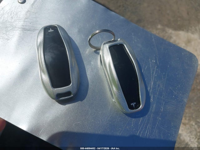 44894452 :رقم المزاد ، 5YJSA1E47MF425777 vin ، 2021 Tesla Model S Performance Dual Motor All-wheel Drive مزاد بيع