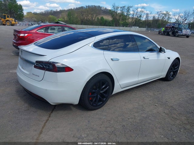 44894452 :رقم المزاد ، 5YJSA1E47MF425777 vin ، 2021 Tesla Model S Performance Dual Motor All-wheel Drive مزاد بيع