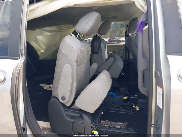44894459 :رقم المزاد ، 5TDKSKFC0NS067525 vin ، 2022 Toyota Sienna Le مزاد بيع