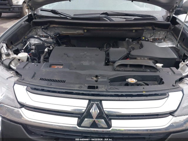 Продаж на аукціоні авто 2018 Mitsubishi Outlander Es, vin: JA4AZ3A35JZ056589, номер лоту: 44894461