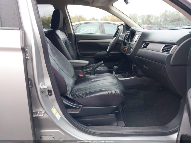 Продаж на аукціоні авто 2018 Mitsubishi Outlander Es, vin: JA4AZ3A35JZ056589, номер лоту: 44894461