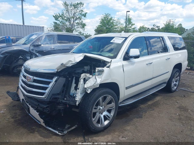 Продаж на аукціоні авто 2015 Cadillac Escalade Esv Luxury, vin: 1GYS4SKJ8FR602402, номер лоту: 44894543