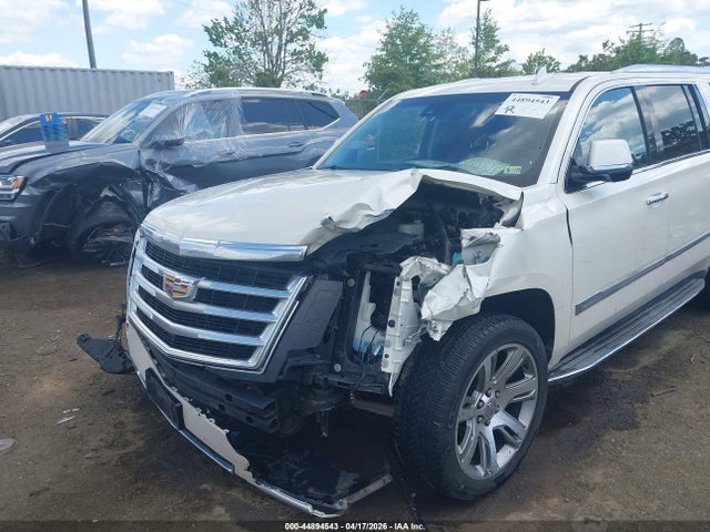 Продаж на аукціоні авто 2015 Cadillac Escalade Esv Luxury, vin: 1GYS4SKJ8FR602402, номер лоту: 44894543