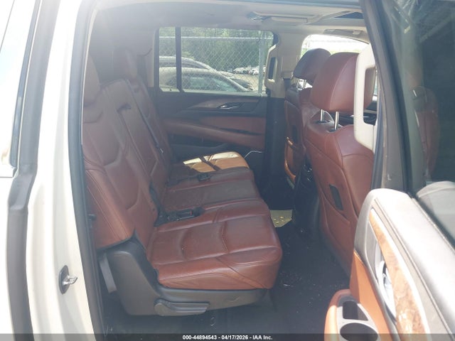 Продаж на аукціоні авто 2015 Cadillac Escalade Esv Luxury, vin: 1GYS4SKJ8FR602402, номер лоту: 44894543