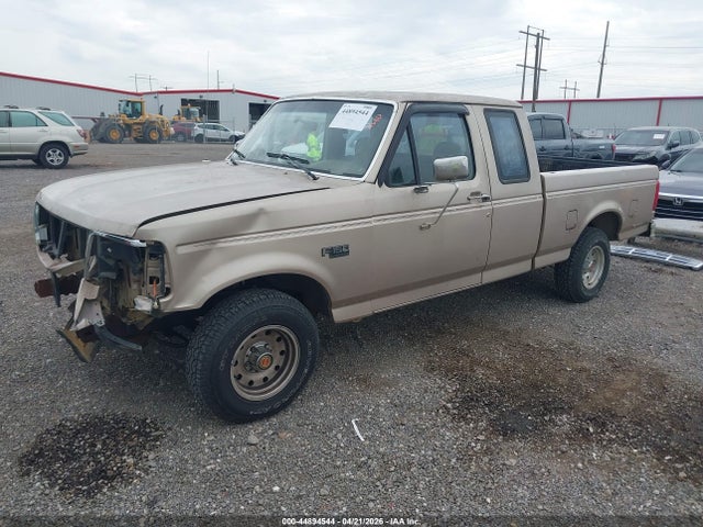 44894544 :رقم المزاد ، 1FTEX15Y0NKB10452 vin ، 1992 Ford F150 مزاد بيع