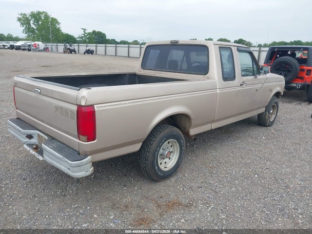 44894544 :رقم المزاد ، 1FTEX15Y0NKB10452 vin ، 1992 Ford F150 مزاد بيع