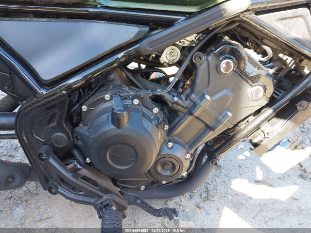 MLHPC5601R5700715 Honda CMX500