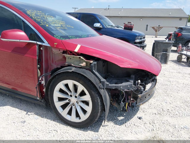 44894606 :رقم المزاد ، 5YJXCDE22JF133885 vin ، 2018 Tesla Model X 100d/75d/p100d مزاد بيع