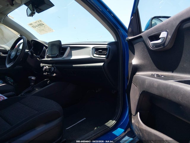 2022 Kia Rio S მანქანა იყიდება აუქციონზე, vin: 3KPA24AD5NE434212, აუქციონის ნომერი: 44894643