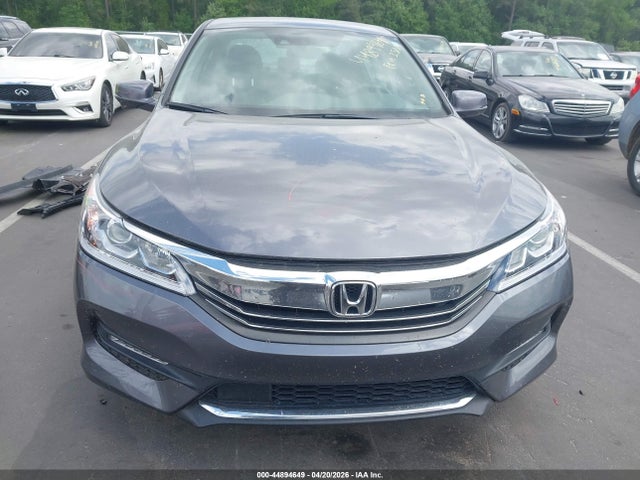 44894649 :رقم المزاد ، 1HGCR2F00HA087833 vin ، 2017 Honda Accord Ex مزاد بيع