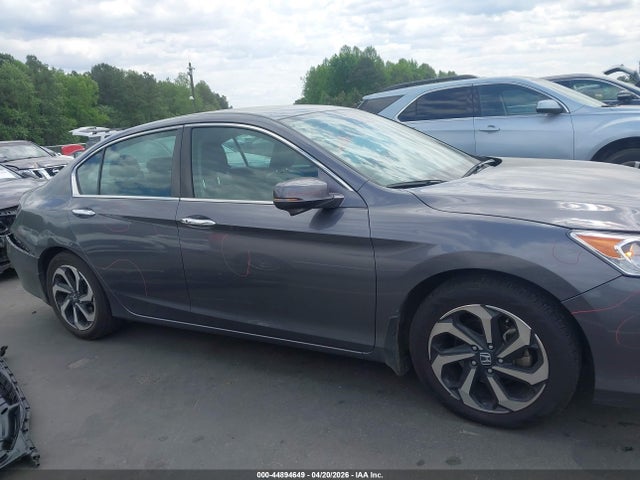 44894649 :رقم المزاد ، 1HGCR2F00HA087833 vin ، 2017 Honda Accord Ex مزاد بيع