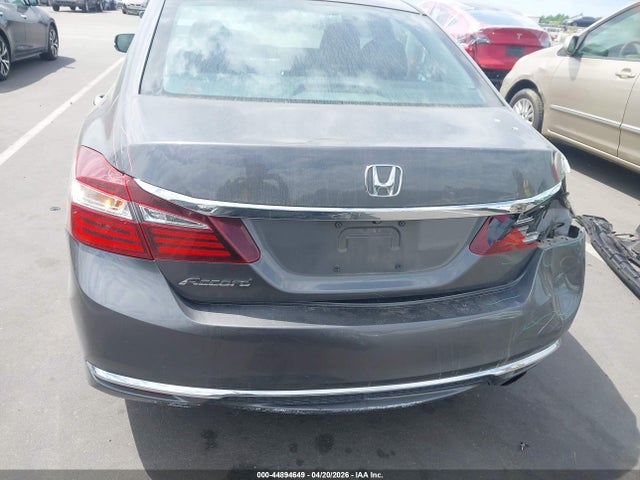 44894649 :رقم المزاد ، 1HGCR2F00HA087833 vin ، 2017 Honda Accord Ex مزاد بيع
