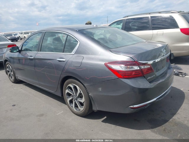 44894649 :رقم المزاد ، 1HGCR2F00HA087833 vin ، 2017 Honda Accord Ex مزاد بيع