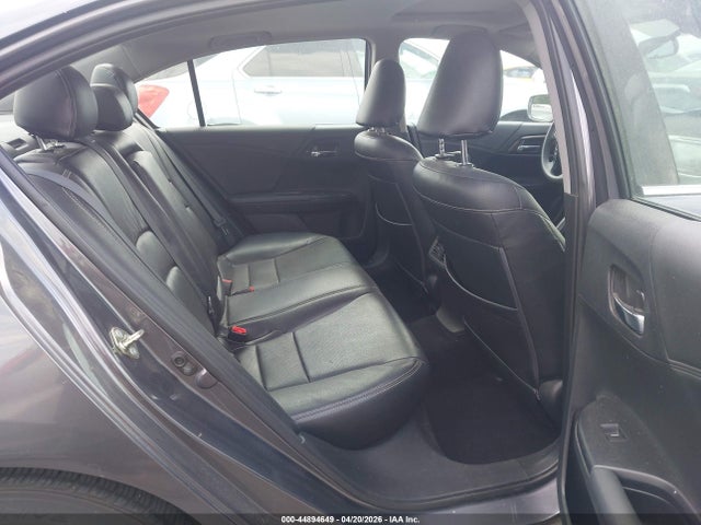 44894649 :رقم المزاد ، 1HGCR2F00HA087833 vin ، 2017 Honda Accord Ex مزاد بيع