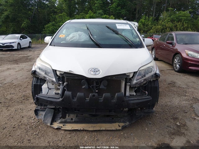 44894703 :رقم المزاد ، 5TDYK3DC7GS738274 vin ، 2016 Toyota Sienna Limited 7 Passenger مزاد بيع