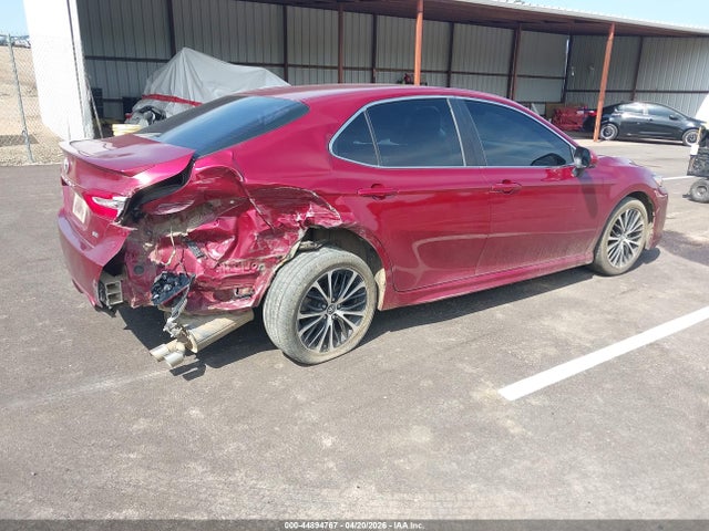 44894767 :رقم المزاد ، 4T1B11HK4JU660940 vin ، 2018 Toyota Camry Se مزاد بيع