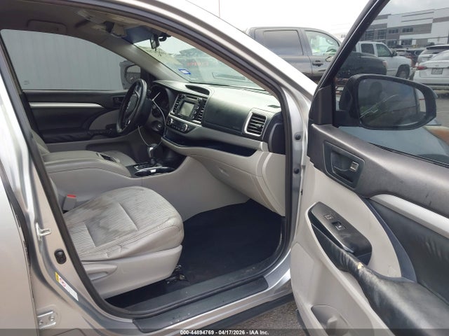44894769 :رقم المزاد ، 5TDZKRFH6FS064410 vin ، 2015 Toyota Highlander Le Plus V6 مزاد بيع