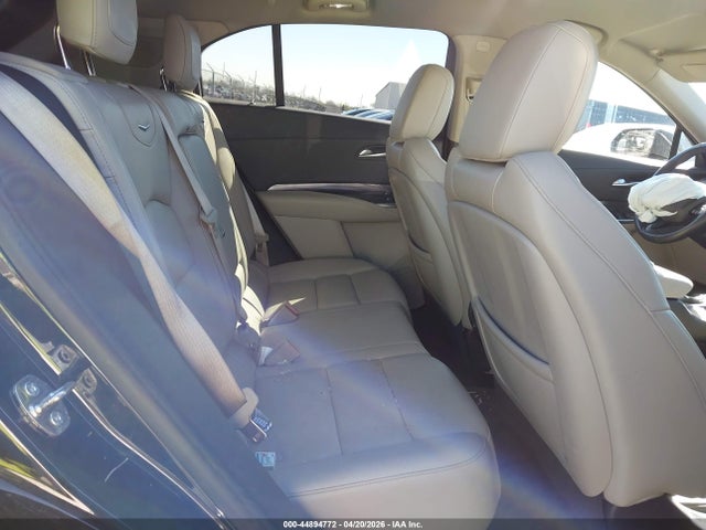 44894772 :رقم المزاد ، 1GYFZBR49NF145666 vin ، 2022 Cadillac Xt4 Awd Luxury مزاد بيع