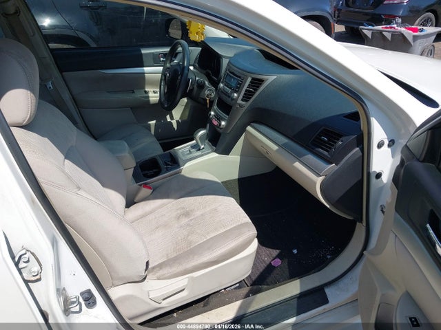 2014 Subaru Legacy 2.5i მანქანა იყიდება აუქციონზე, vin: 4S3BMBA61E3030870, აუქციონის ნომერი: 44894780