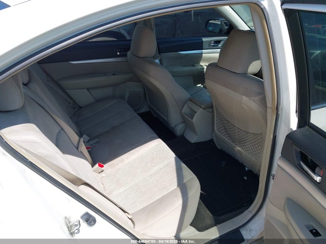 2014 Subaru Legacy 2.5i მანქანა იყიდება აუქციონზე, vin: 4S3BMBA61E3030870, აუქციონის ნომერი: 44894780